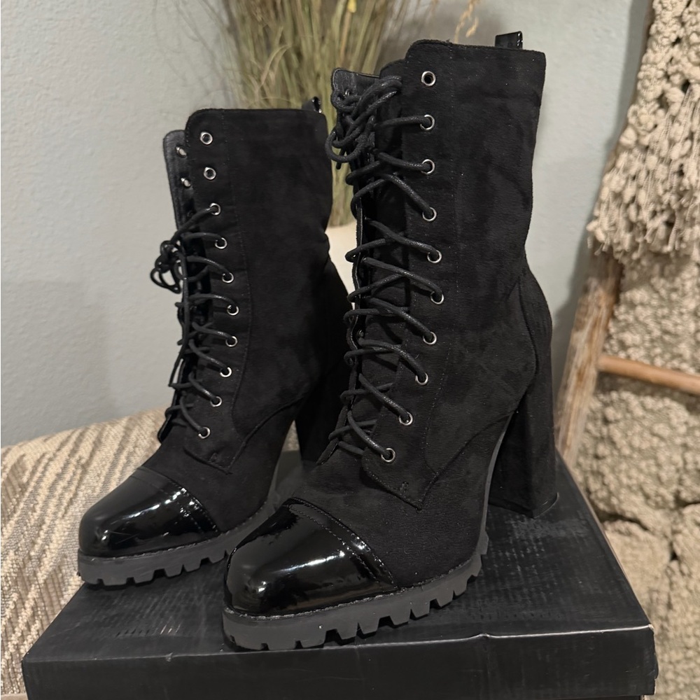 Women’s Black Suede/Patent Lace-Up Ankle Boots - 9